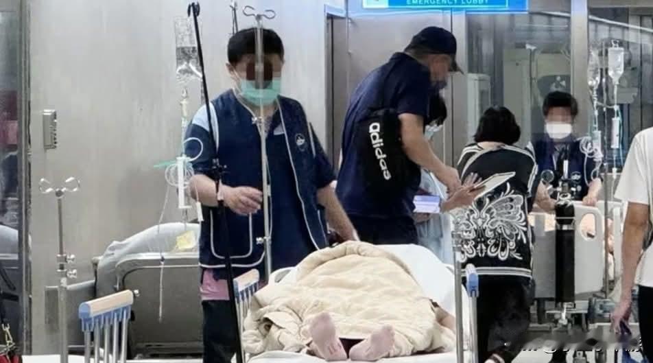 中国台湾地区多名医生分享临床观察指出，当治疗涉及自费项目时，若家属之间沟通不足，