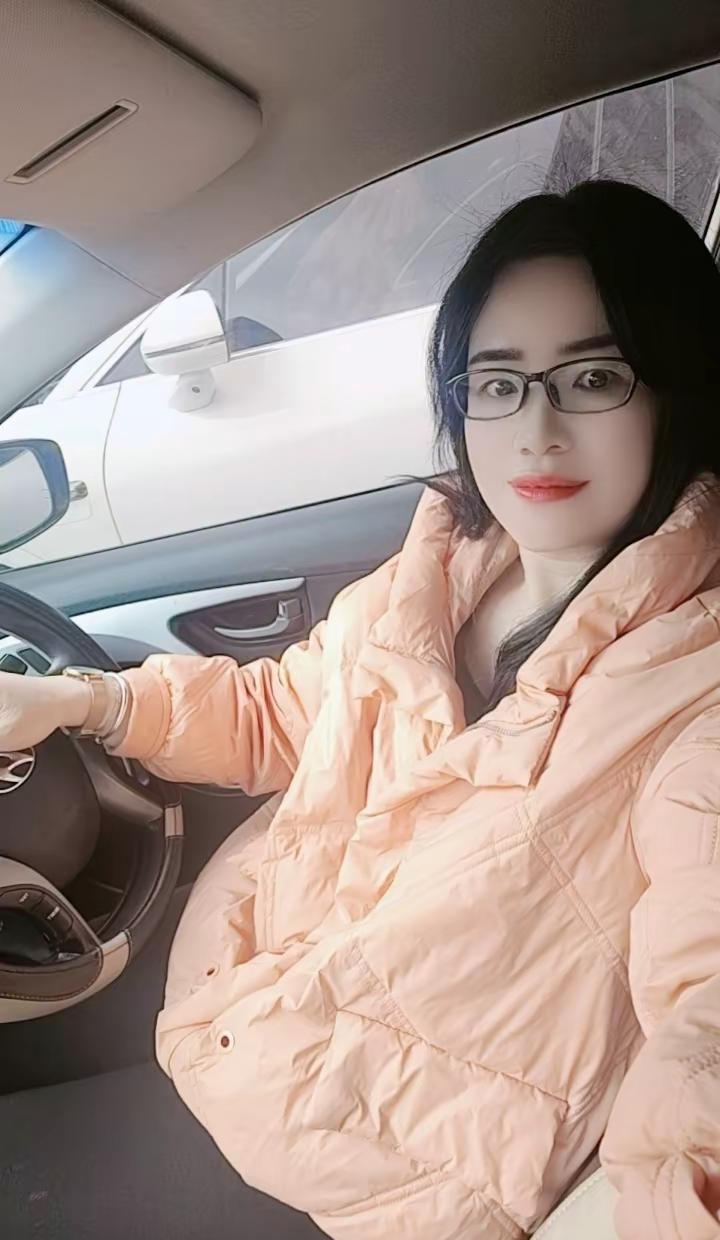 说变就变的天气，昨天卫衣，今天羽绒服……