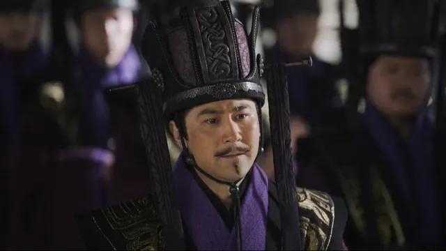 公元前233年的冬天，咸阳大牢里死了一个人。
毒酒灌下去，送酒的，是他多年前在荀