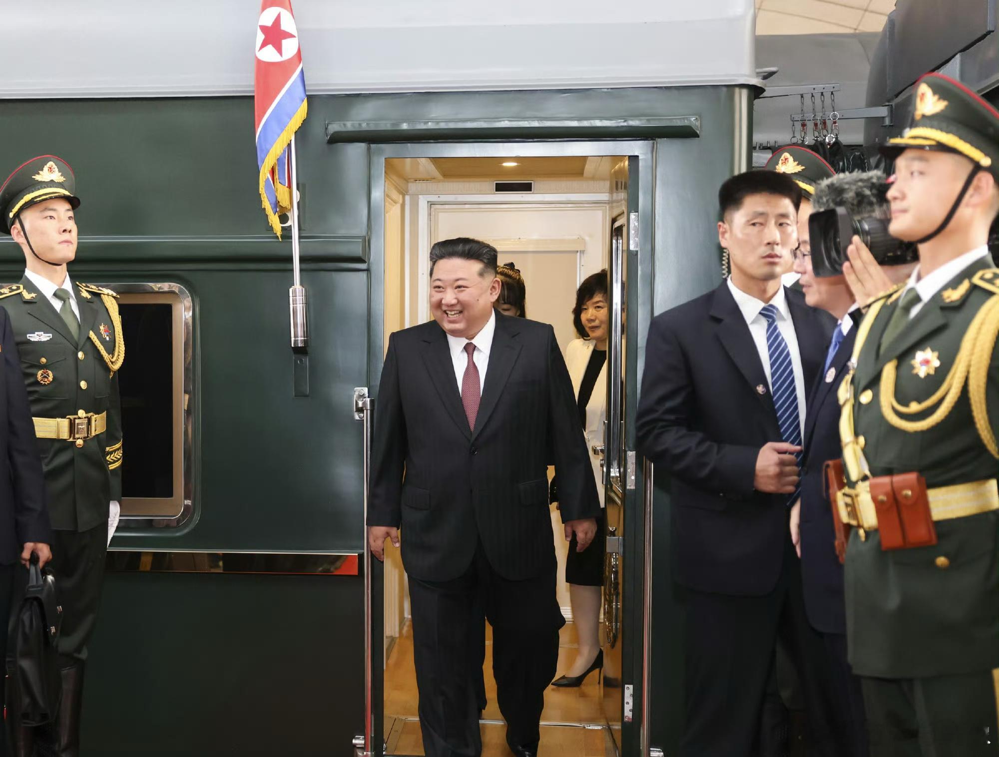 金正恩抵京金正恩出席抗战胜利纪念活动，意义重大。 ​​​