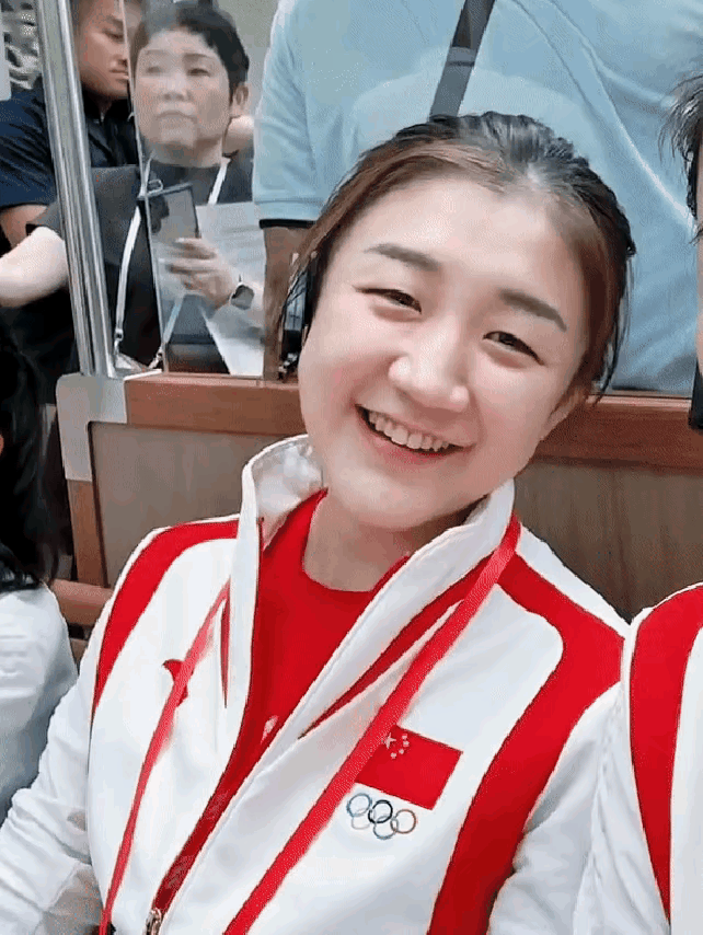 不愧是陈梦，因为爱笑竟然冲上热搜！喜欢她的球迷说，陈大山这是内核有多强大啊！真是