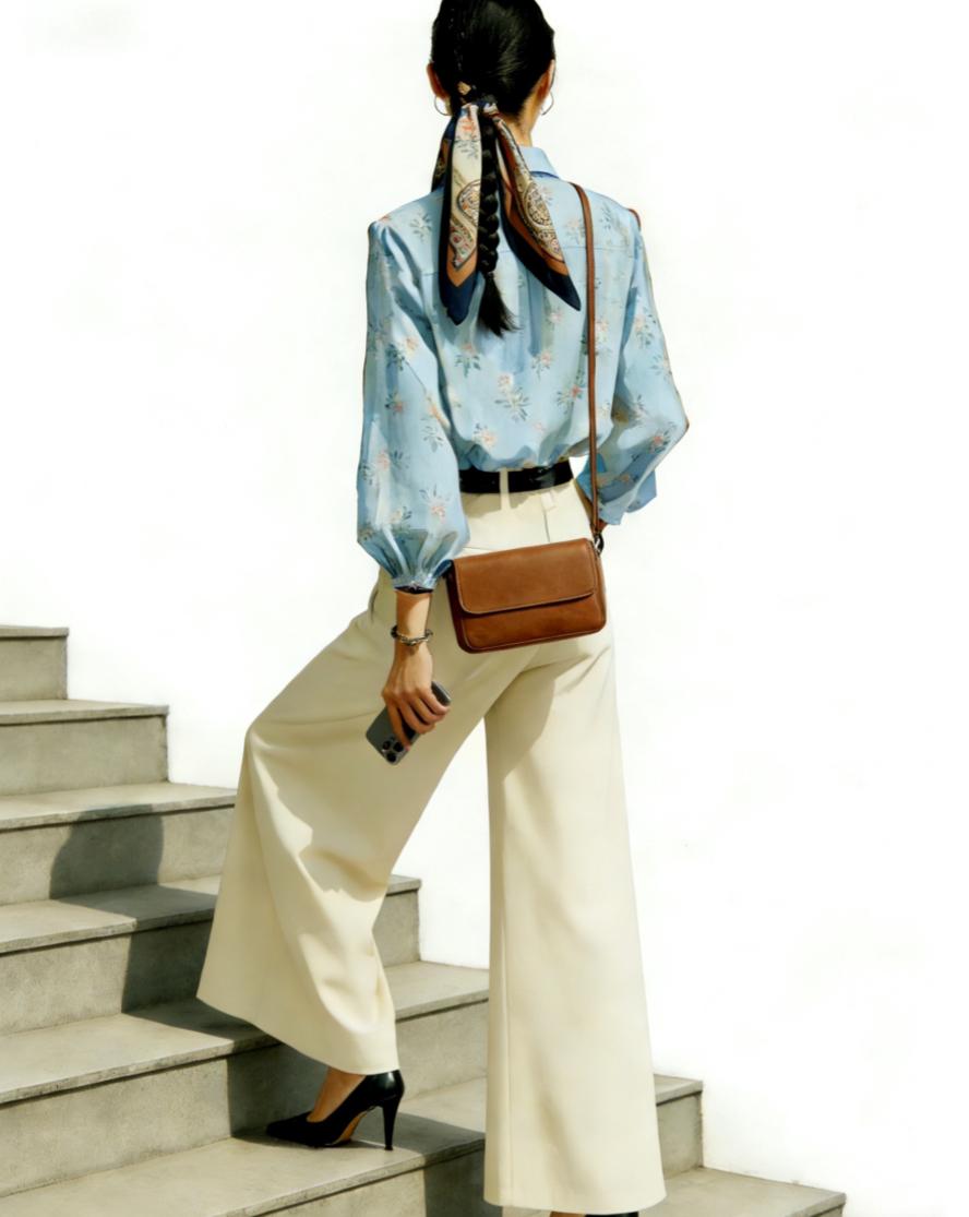 生活里有个扎心现实：
夫妻分居后，
男人越沉默退让，
越说明他早已心凉，
感情淡