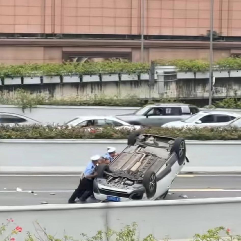 任何钢铁巨兽在团结的人民面前都轻如鸿毛，一生爱吃瓜的国人，在大事大非面前不是一般