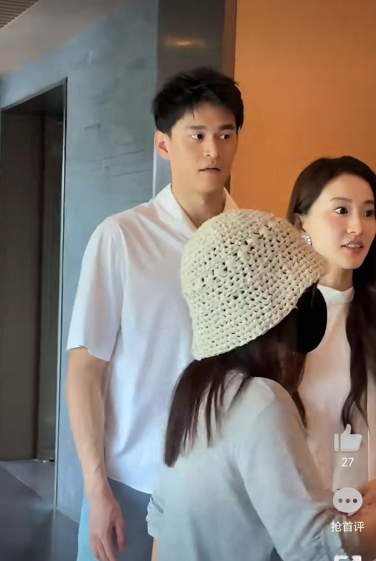 11月28日，多组网友在杭州街头偶遇孙杨夫妇逛街的画面引发热议。孙杨作为奥运游泳