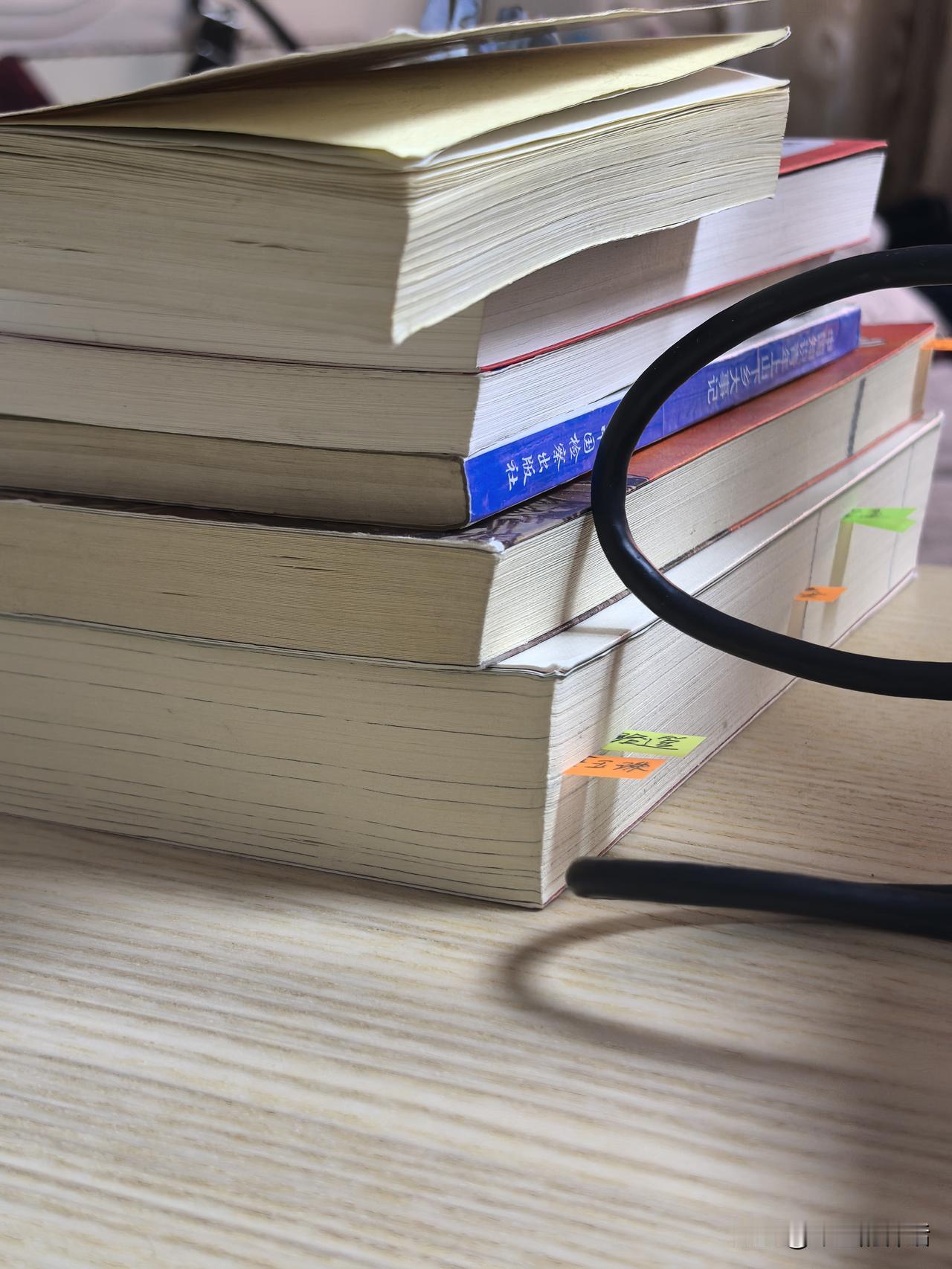 读书是爱好，阅读是习惯

曾几何时，阅读让我打开了心扉，读书让我学会了思考。
