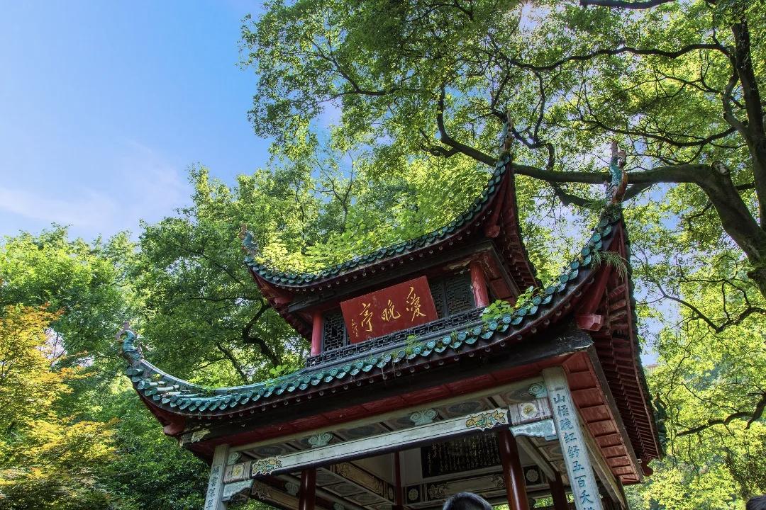 五一畅玩长沙！地铁运营延时+商圈停车攻略全解锁
 
2026年“五一”假期临近，