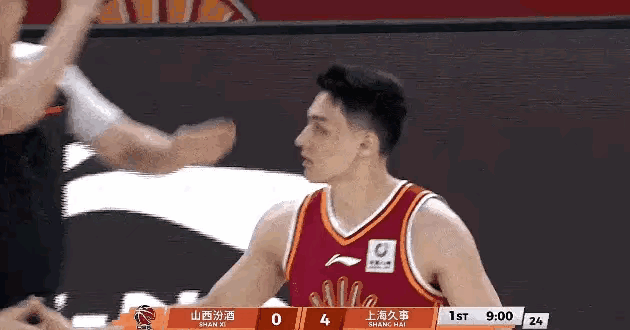 张宁太想赢了，但有点上头了！
昨晚对阵上海的比赛中，张宁刚场3秒就被换下，创造了