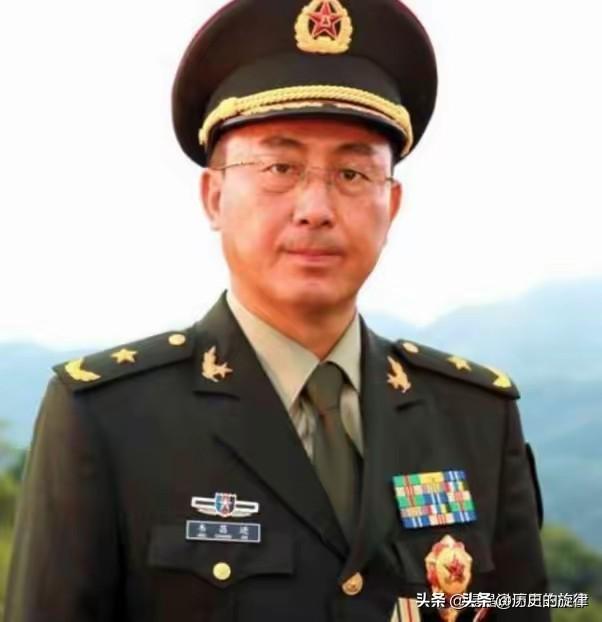 1985年老山血战！20岁战士全身被炸烂，舍弃性命嘶吼4字，看哭全军
 
198