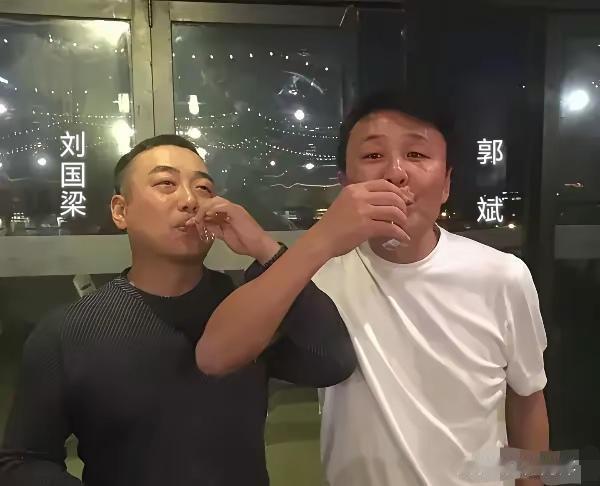 有网友说，以刘国梁和郭斌两人的关系，郭斌不要说把乒乓球训练馆建在威海，就是盖在孟