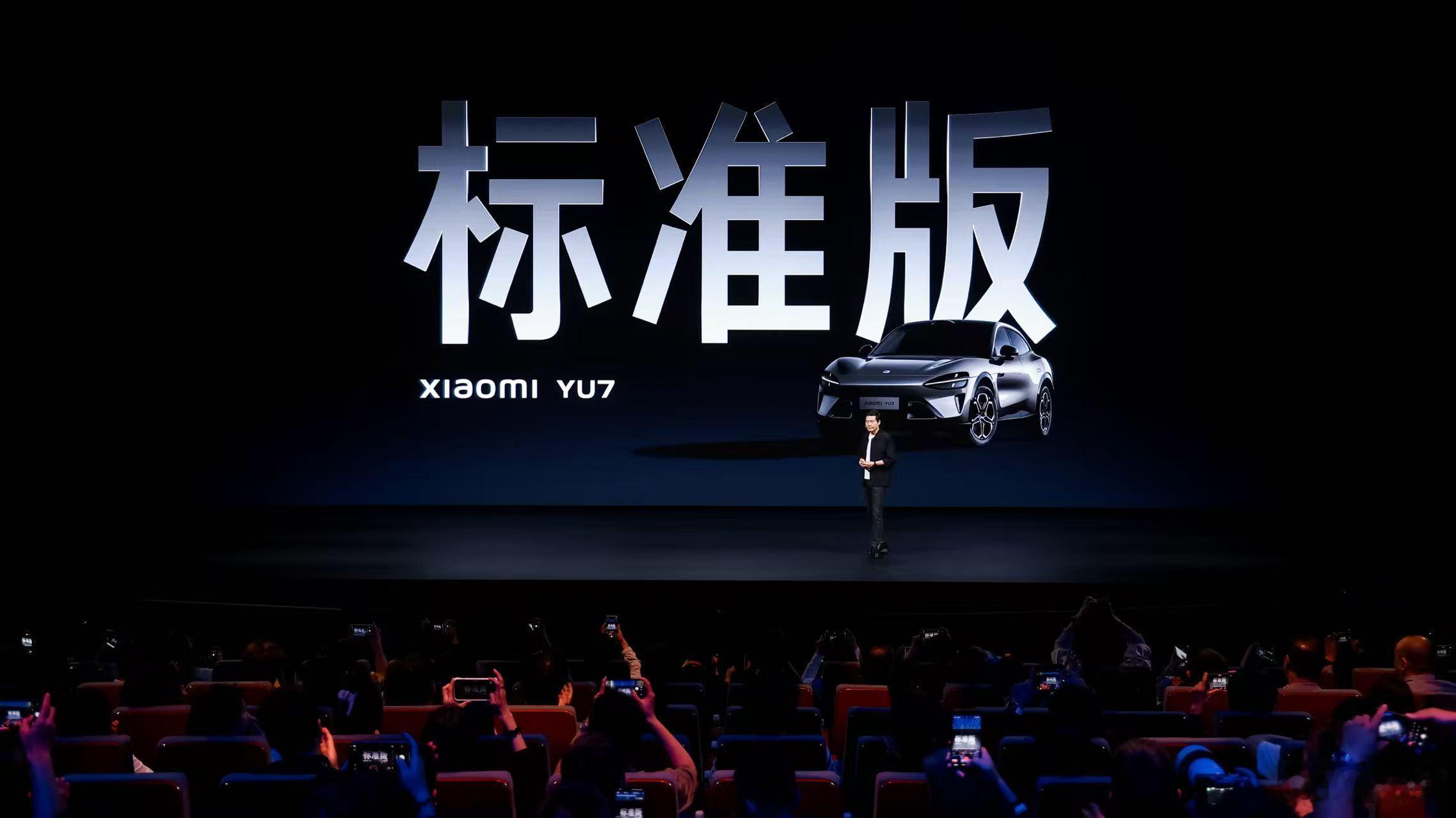雷军把YU7跟Model Y十个月的对战成绩放了出来：八败两胜。说实话，能跟特斯