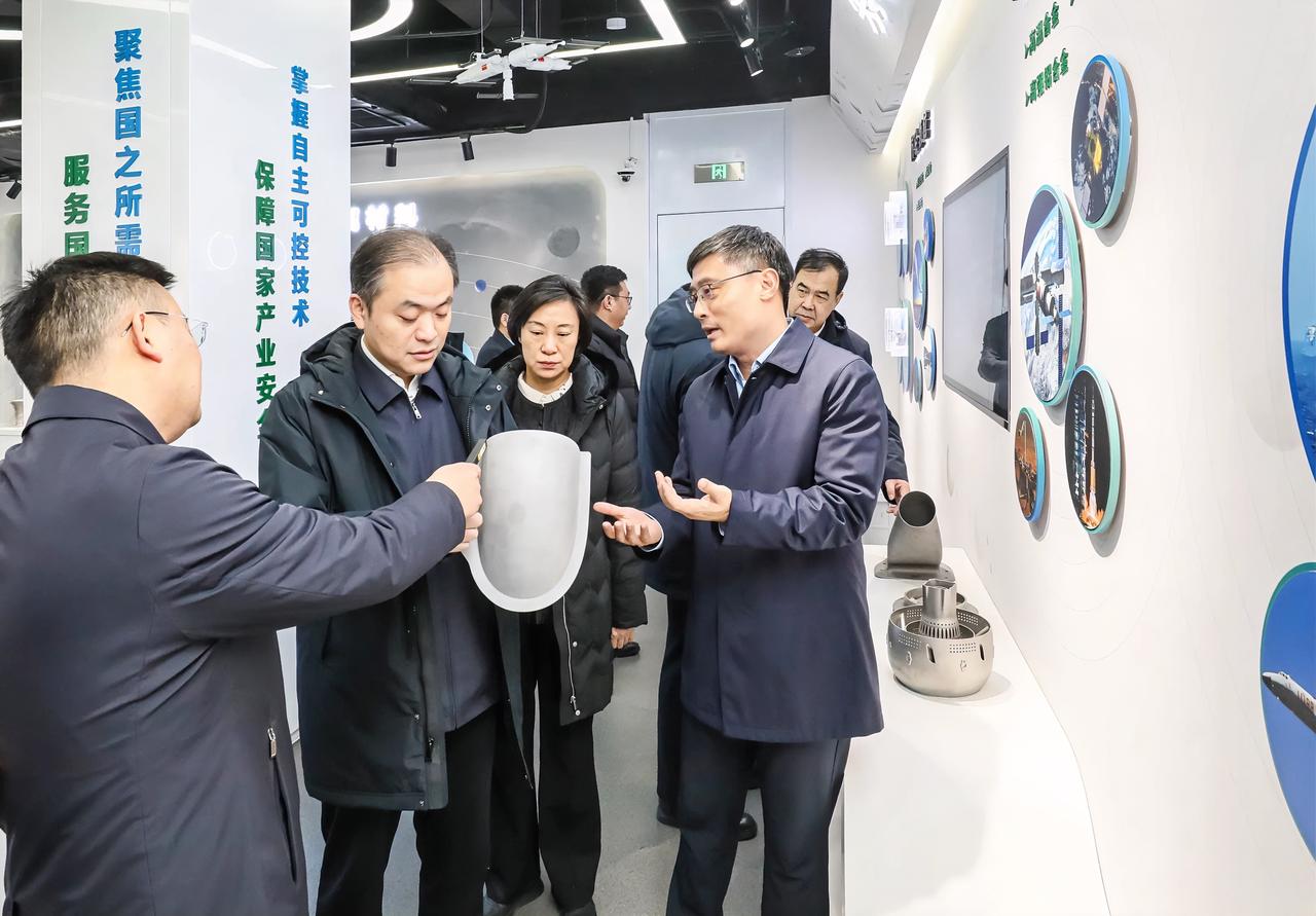 1月14日，丹东市委副书记、市长蒋冰一行到徐矿集团考察调研，共话企地协作新机遇，