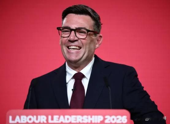 英国新首相伯纳姆上任才一个多月，就把电话打到了中国，9月8日晚，他主动与中方通话
