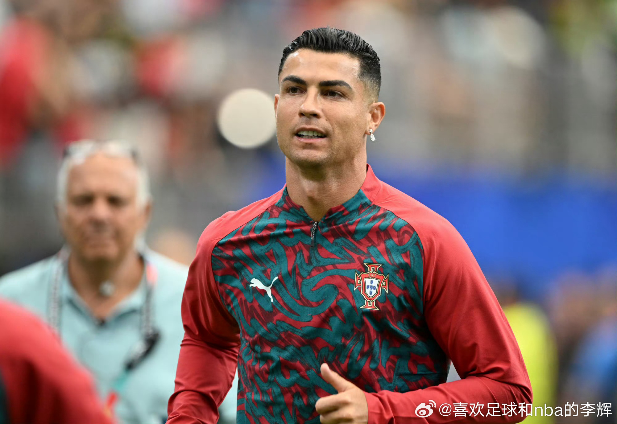 C罗再进两球将创葡足历史 北京时间6月24日1点，葡萄牙将对阵乌兹别克斯坦。41