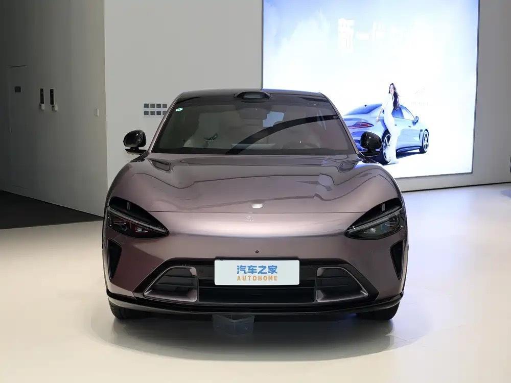 小米YU7 Pro 2026年8月中旬正式上市，定位中型纯电溜背SUV。整车尺寸
