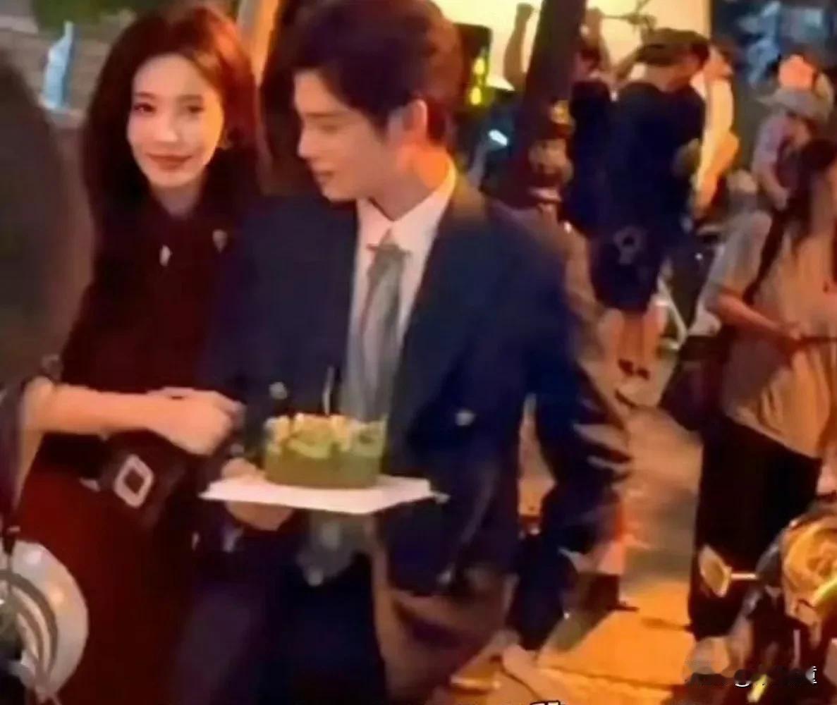 孟子义拍戏笑场，一条拍好多遍，凭借一个聊天截图，孟子义以及剧组只能下场澄清！
剧