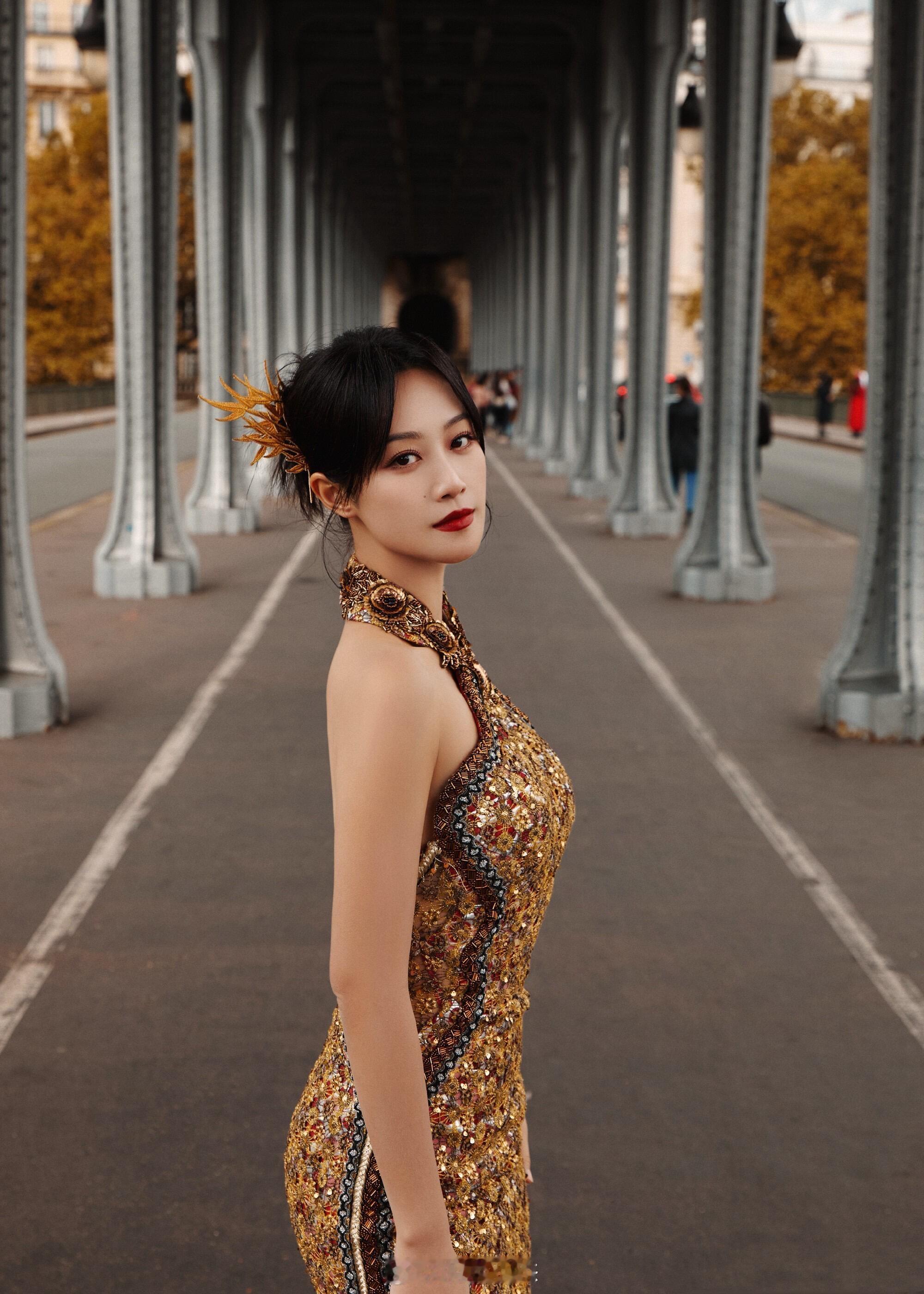 蓝盈莹：鎏金「华」彩 