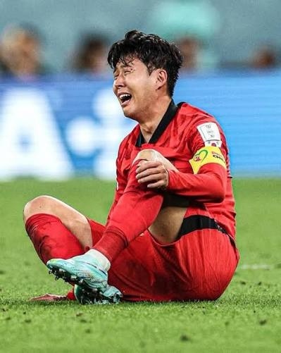 苦等71小时，韩国队终于出局了。乌拉圭足协气的取消了球队包机，让球员自己坐飞机回