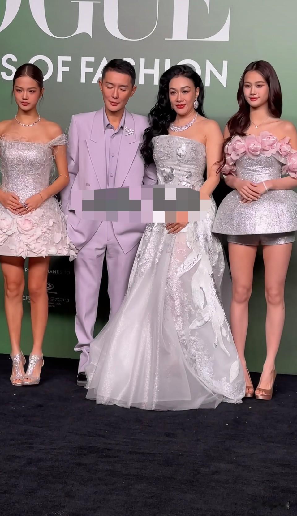 怎么大部分的人都说jaden 美？我反而觉得考拉比较美。Jaden 给我感觉就是