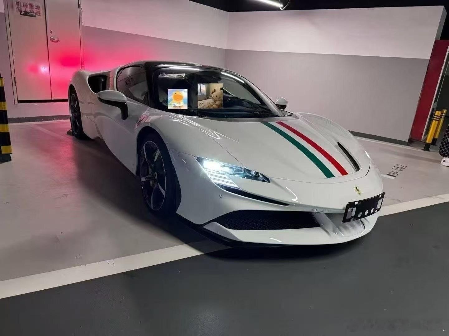 法拉利 SF90Spider Tm，25年行驶3000公里 ​​​
