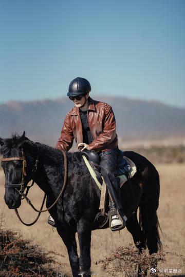 陆虎我们和好了吧 舞台上脆弱又温柔的陆虎，真的让人忍不住心疼，一句句我们和好了吧