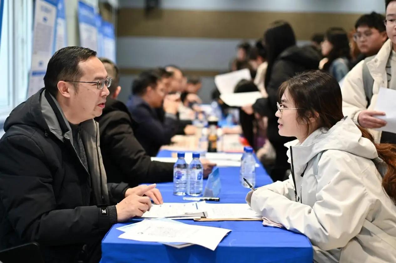 现阶段全国人才引进，不再死磕名校和学历。哪怕没有本科文凭，也能申领3-8万专项补