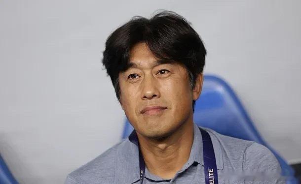 韩国足球资讯博主“仁川united”消息，前蓉城主帅徐正源正在与辽宁铁人进行深度