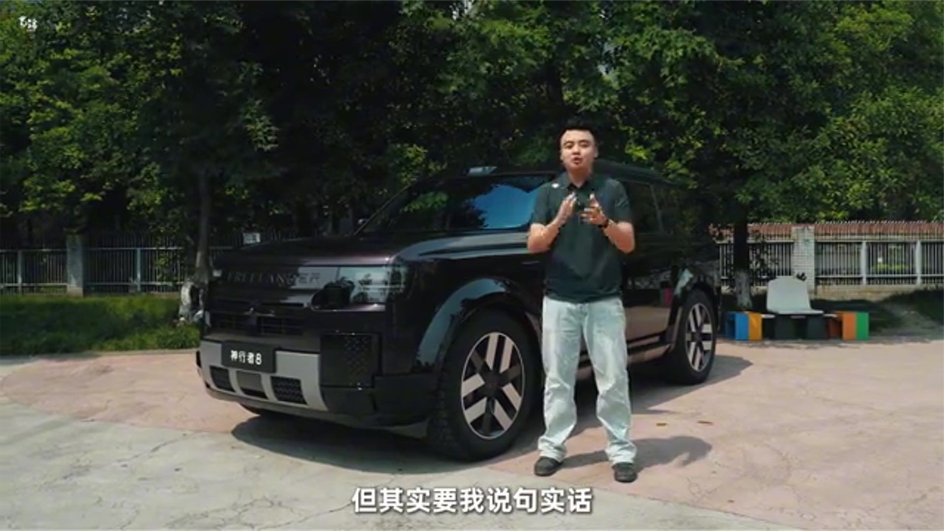 神行者8辅助驾驶实测：环岛、立交、红绿灯，大块头也丝滑
