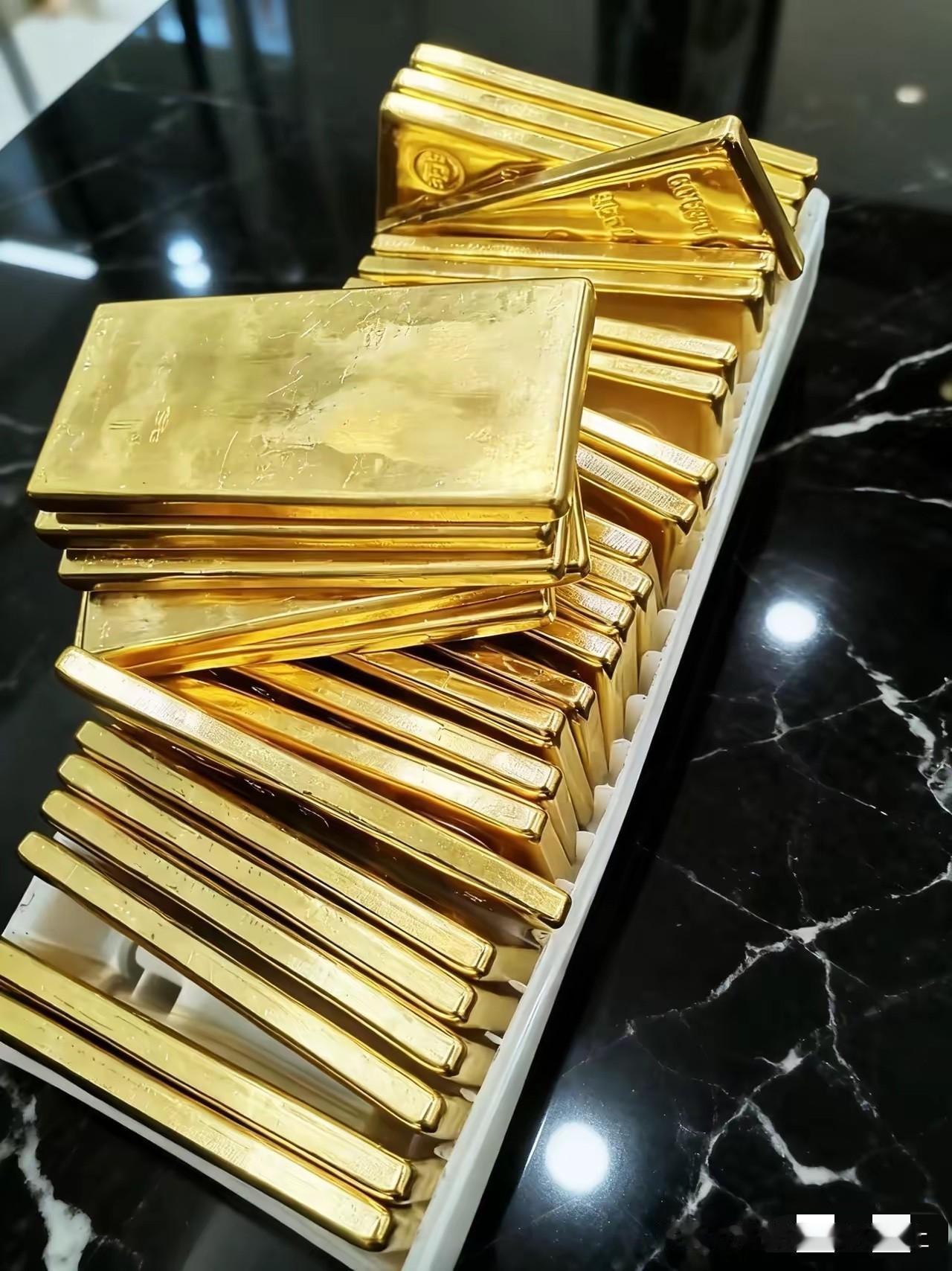 金价失控对普通人来说，
无论是否买黄金都没有太大的意义：
如果买了黄金存在银行里