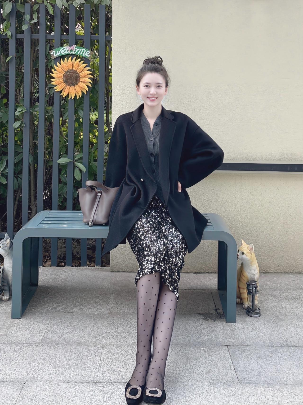#优雅知性 #搭配你的高级范儿 #高级的美一定是独立与优雅 #今年的氛围感秋冬穿