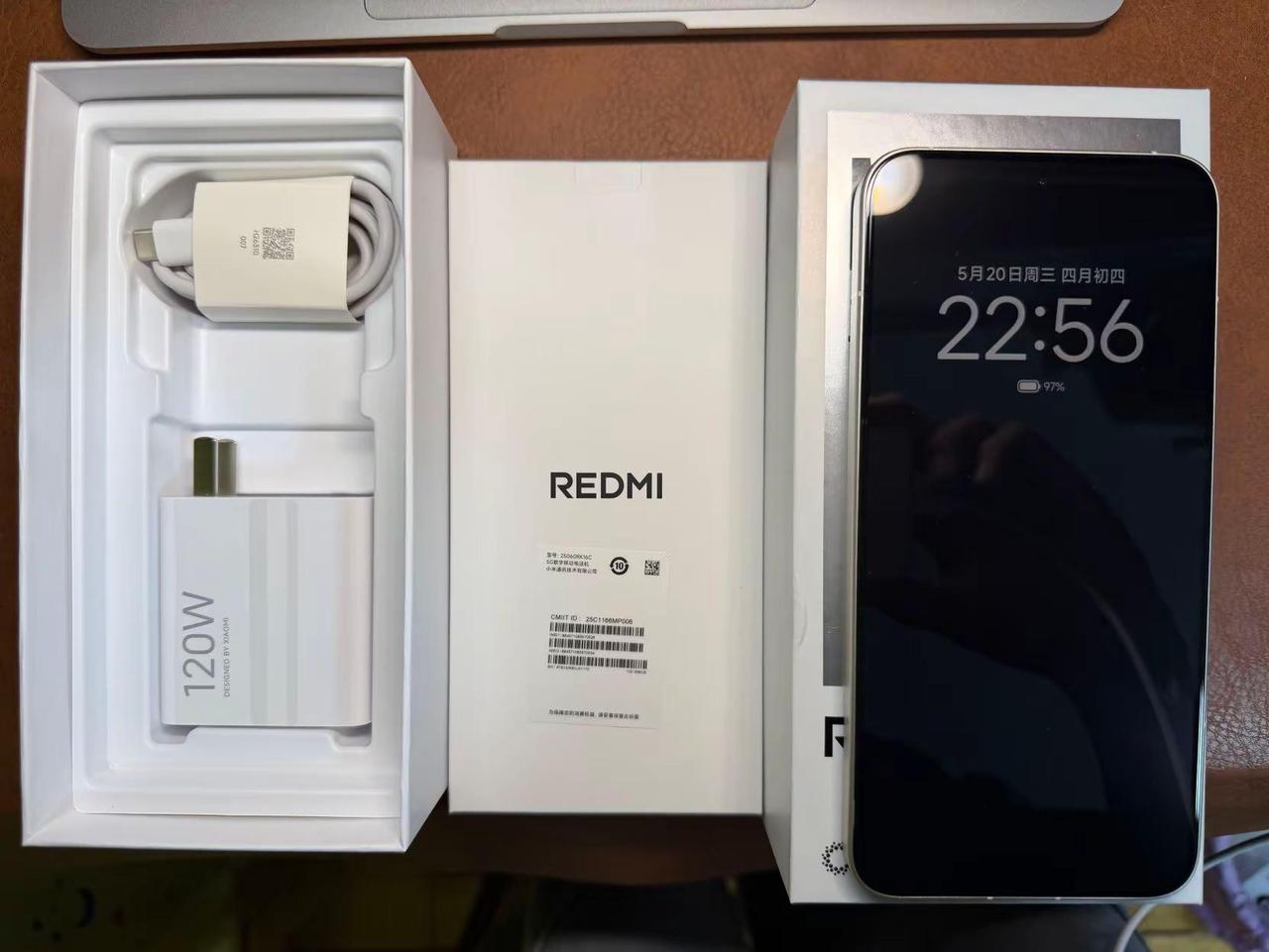 REDMIK80至尊版到啦。抢了好几天终于1659抢到了，不知道有没有买贵啊，天