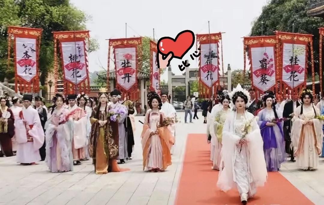 南宁街头穿汉服的人越来越多，没人觉得奇怪，也没人围观拍照。这事儿看着小，其实挺少