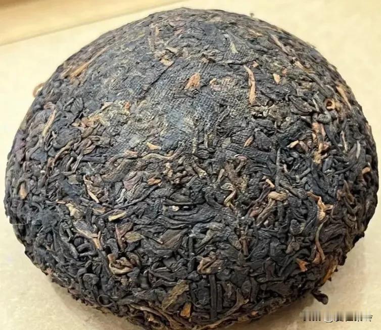 围炉煮茶用普洱茶是一个很好的选择‌。
        普洱茶，特别是熟普洱，经过