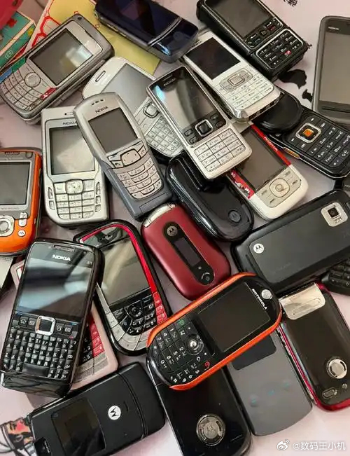 家里吃灰的旧手机突然成了香饽饽本来说留着换盆的，现在好了，拿出来换钱了哈哈哈