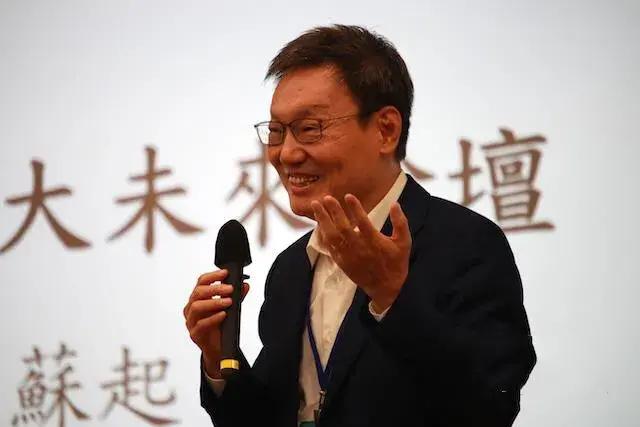 马英九执政时期“国安会”秘书长苏起19日将发表新作《美中对抗下的台湾选择》，推演