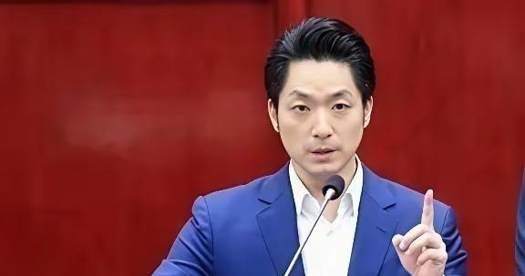 台湾地区政坛的天，恐怕要变了！一个近乎铁板钉钉的预言曾经正在岛内流传：只要 蒋万