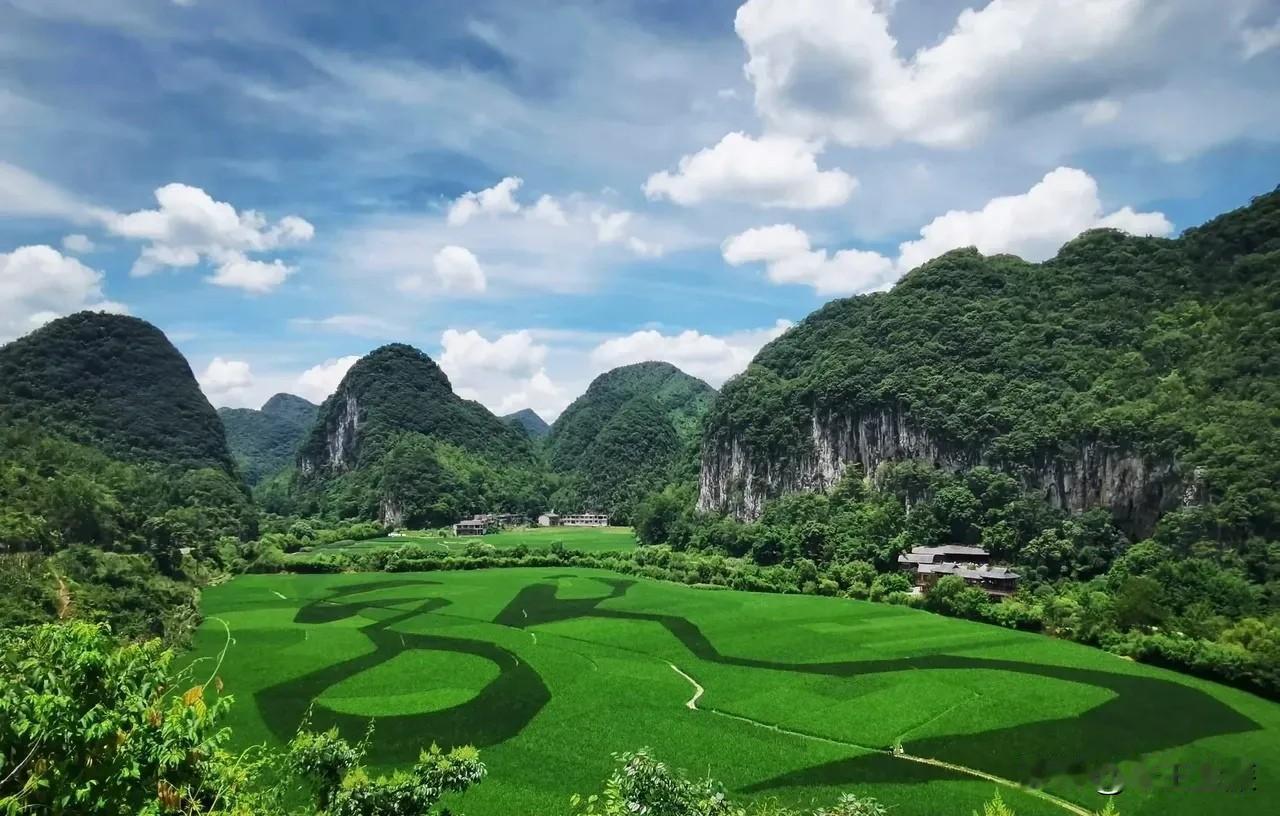 农村的风景照那可太有看头了！2026年5月26日，广西梧州市苍梧县石桥镇塘蓬村被