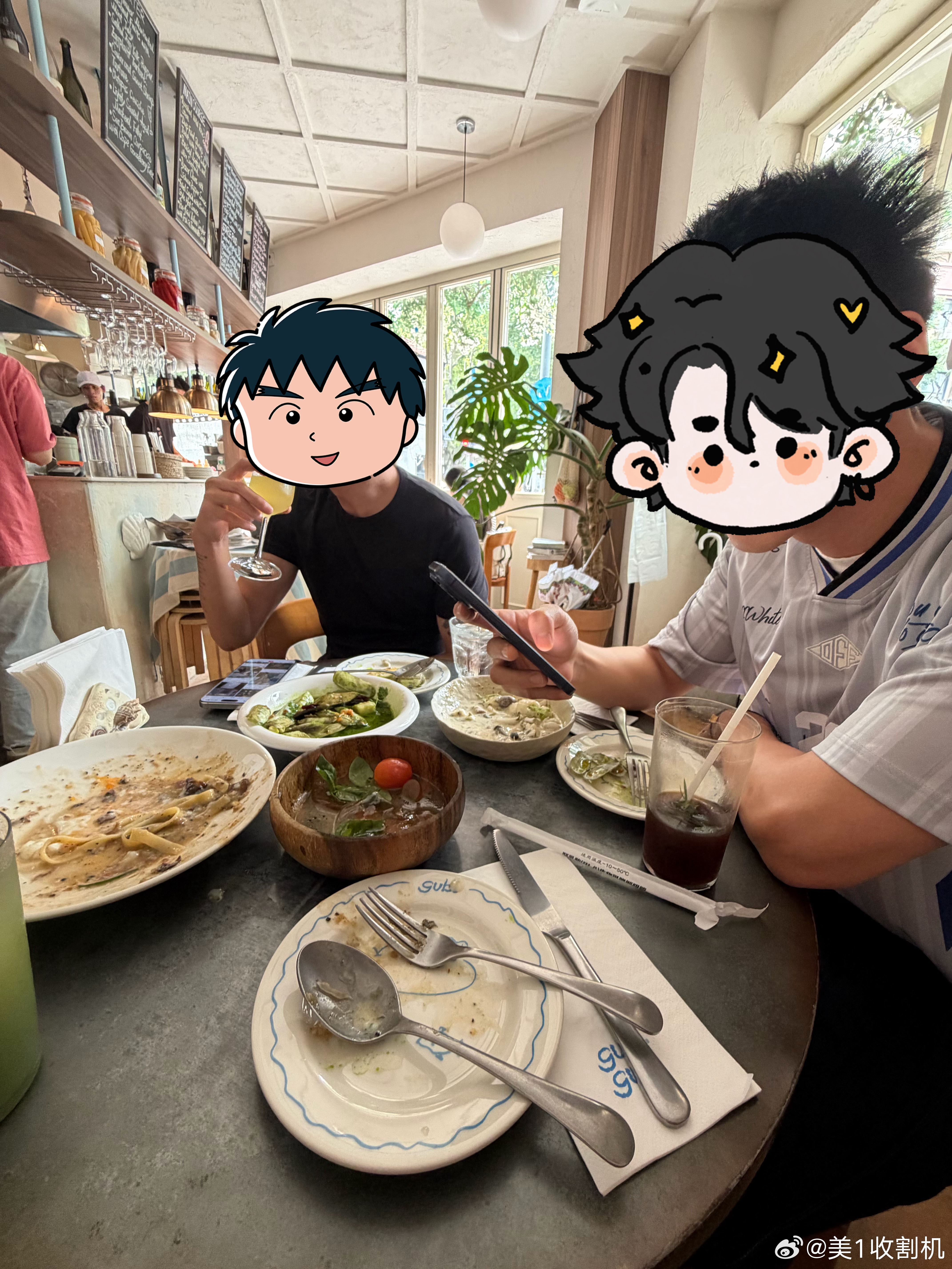 带cap和zdd的出来吃brunch，他俩吃吃喝喝聊得还挺开心。很欣慰看到后宫如