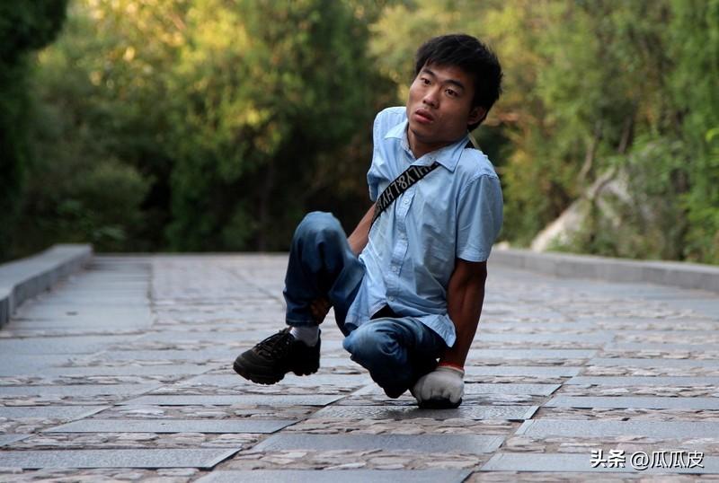 这段时间明显感觉时间不够用了，我发现这或许是成长的信号。就像有高中生每天学到深夜