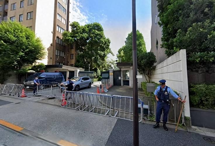 官方冷处理闯馆风波，千名日本民众上街抗议，让谁下不来台？

3月24日那起“自卫