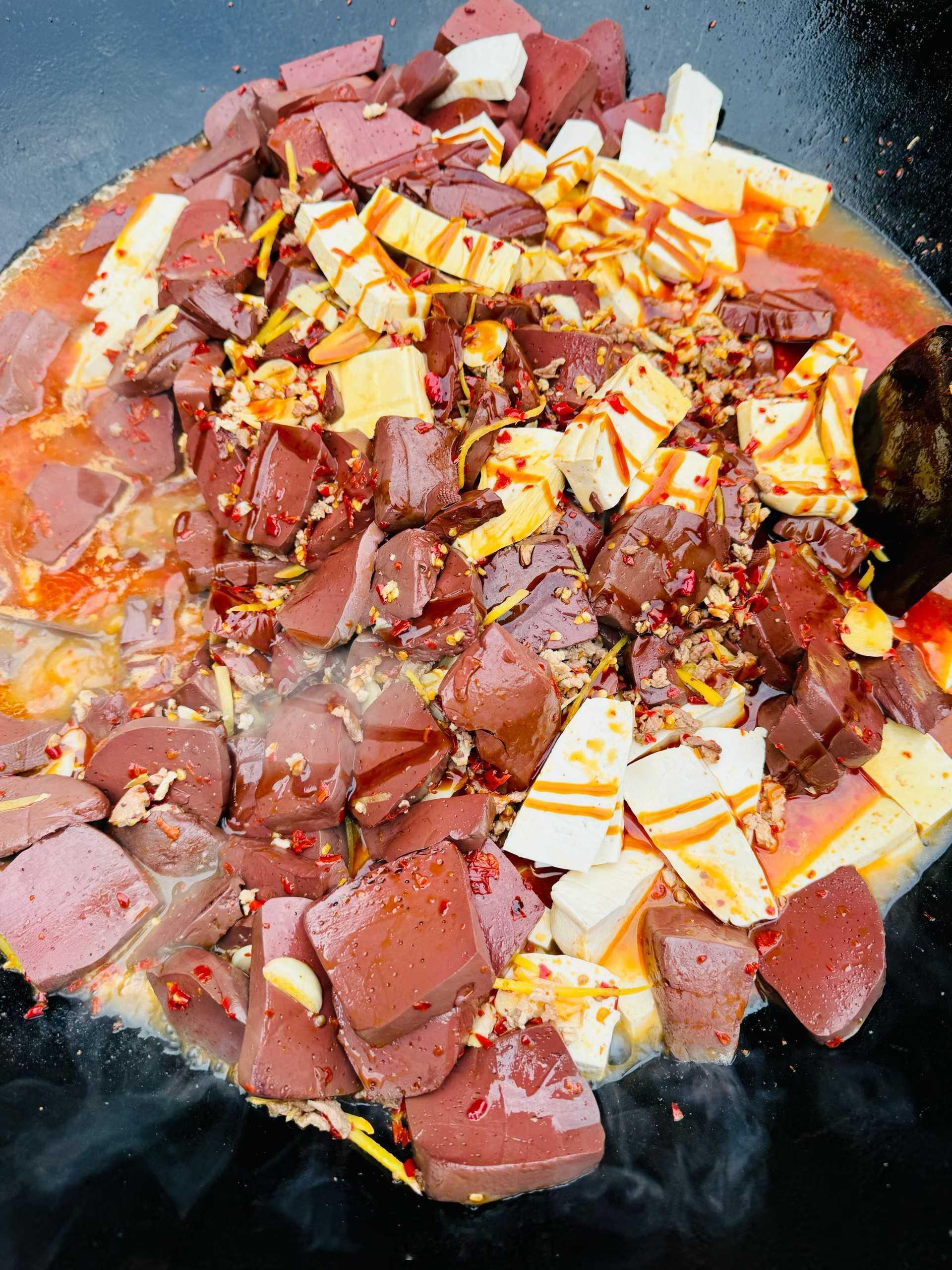 安化杀猪宴，11道菜里，你最怀念哪些？新年第一个聚餐搭子我的美食日记