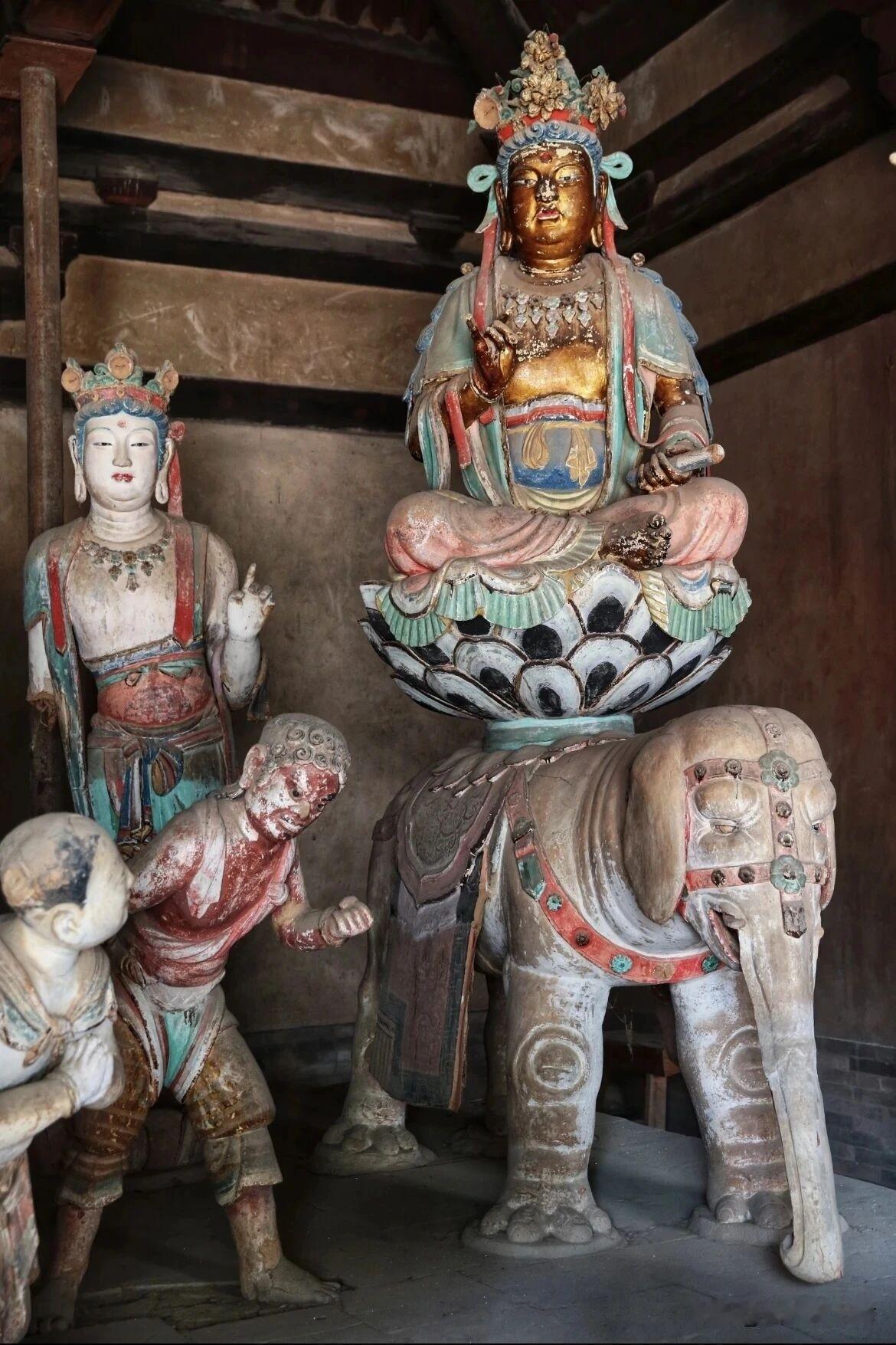 很多访古爱好者奔赴五台山，却常常错过南禅寺。
这里拥有中国现存最古老的唐代木构大