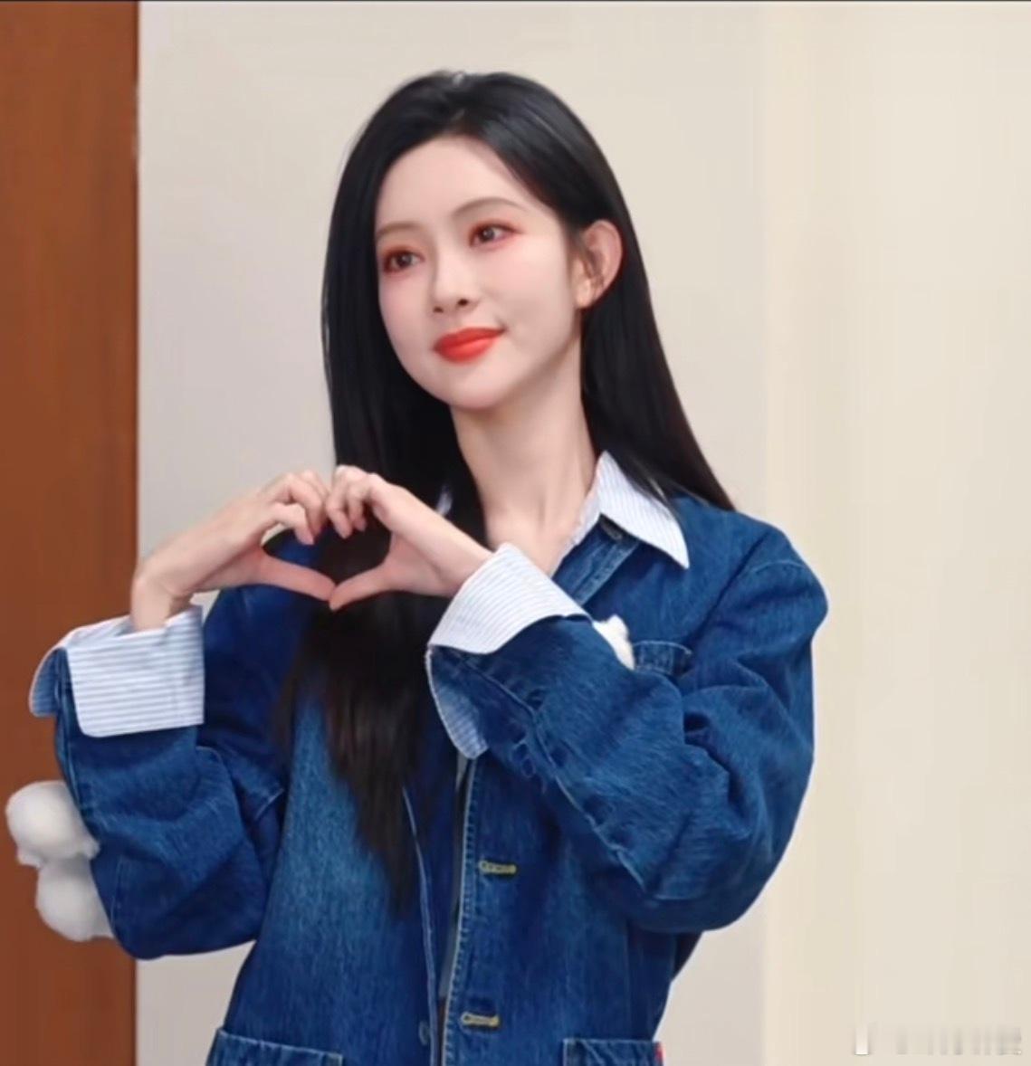 孟子义连跨年海报都在饭撒 每次看到孟姐的海报都像是在收红包，期待跨年夜她的精彩演