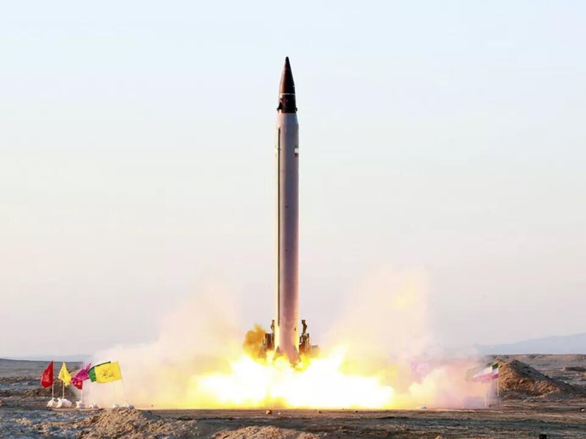 据观察者网报道，伊朗武装部队司令宣布，伊朗国防战略已从防御转为进攻，战场战术也相