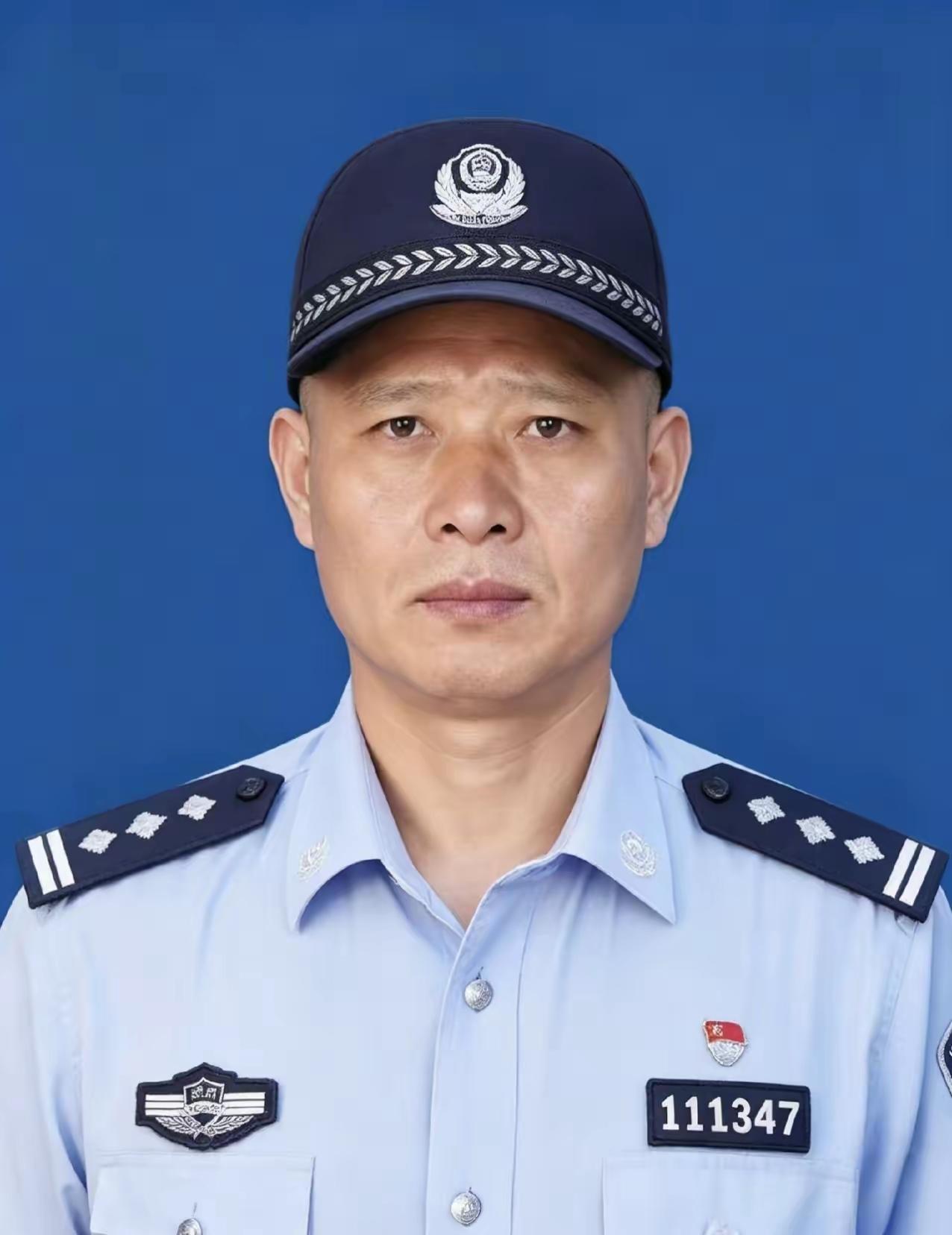致敬！西湖断桥最暖“大白”落幕，41年坚守，把一生最好的时光都留给了百姓

陈宗