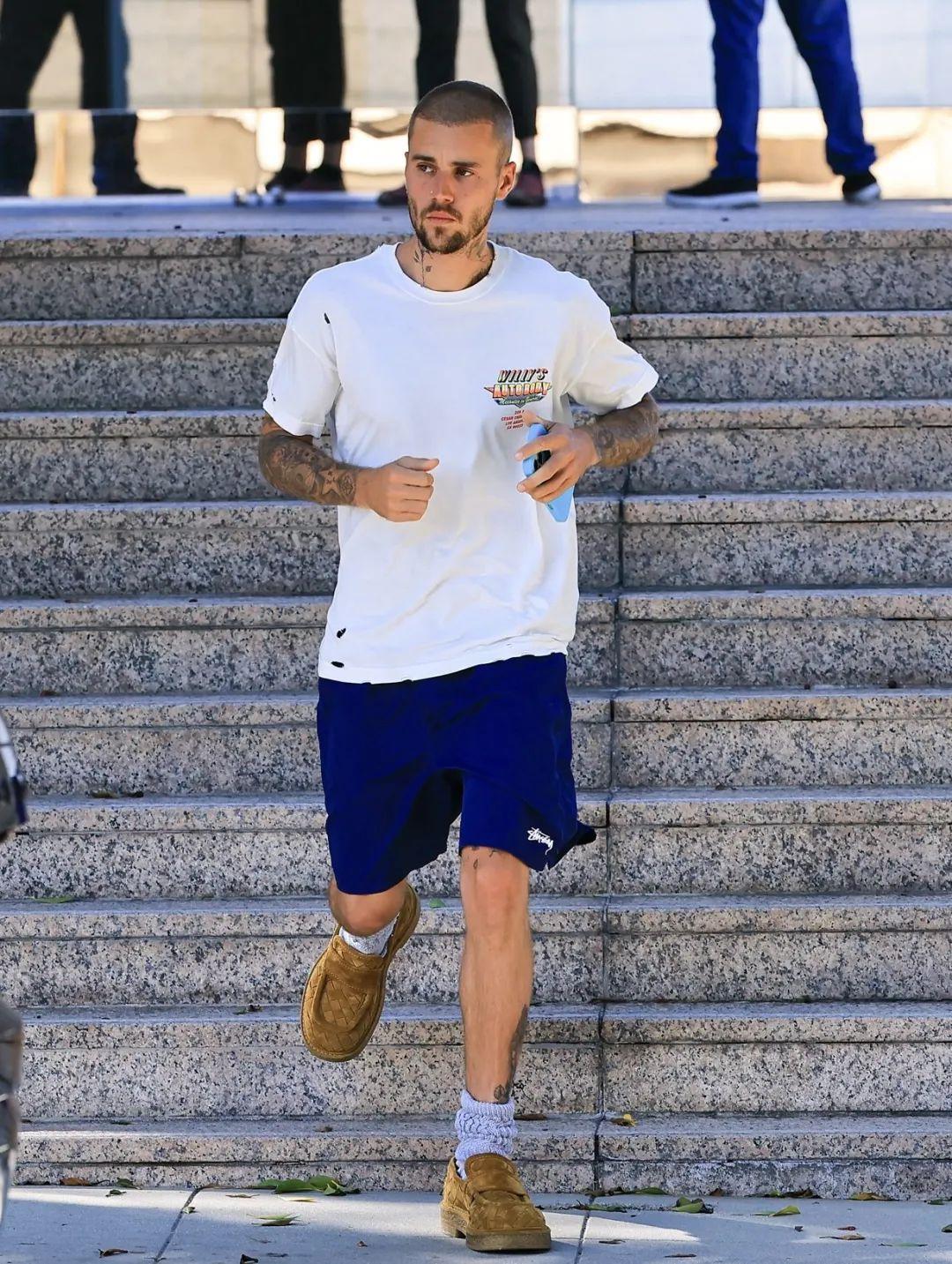 Justin Bieber 最近上街，还是好帅帅