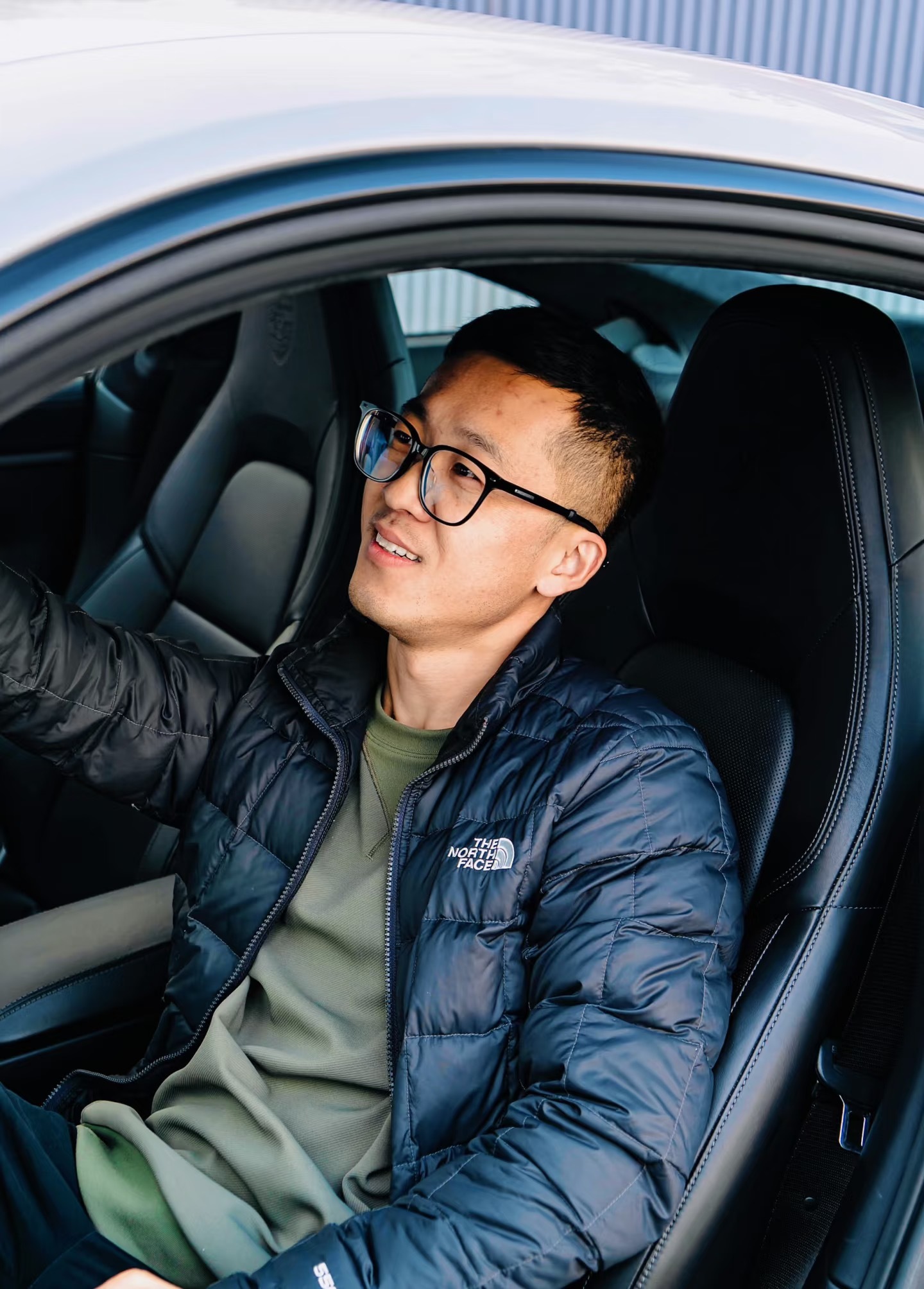 同事拍的 跟波子和个影 买911找我[收到]  ​​​