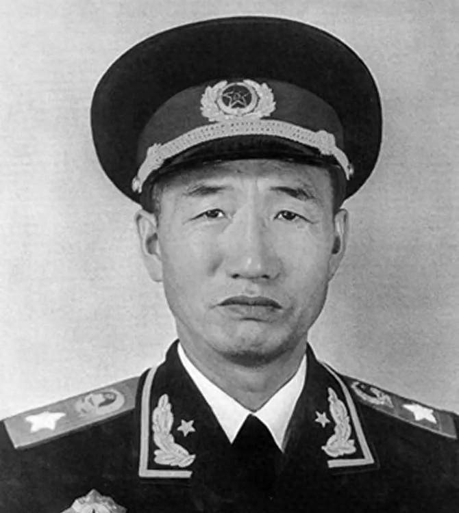 徐向前去世之后，他的儿子徐小岩向中央转达三点遗愿，却被中央回应：不批准！
199