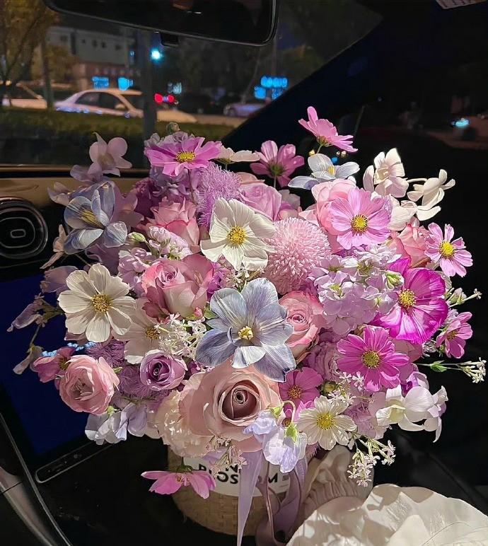 “我把好运藏在花里，愿它能为你带来幸运与欢愉”
天津·同方花园
城市探秘官