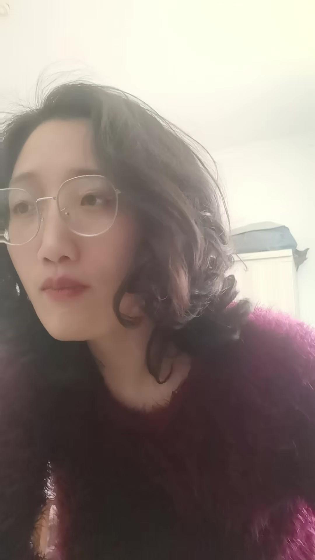 女生别幻想被男人养了！💔很多姐妹以为嫁个经济好的男人就能躺平，事实却很扎心。就