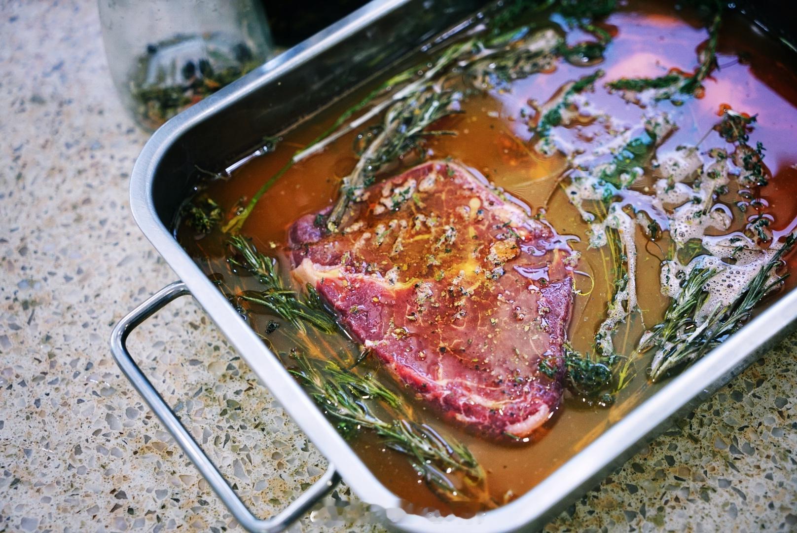 煎牛排🥩蔬菜沙拉乌冬面斯图加特碱水结#乐趣厨房食谱##brunch早午餐[超话